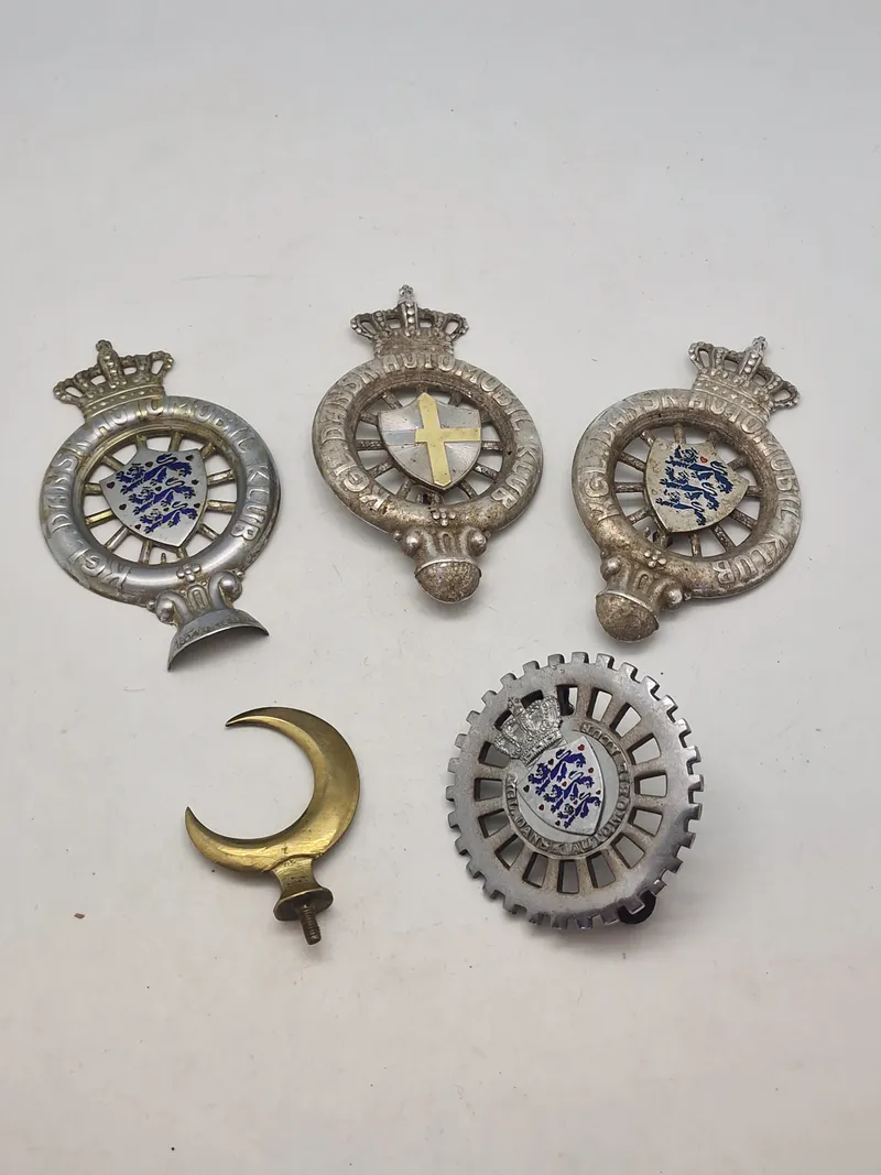Lot Original Automobilia