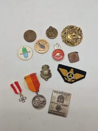 Lot diverse pins og nåle