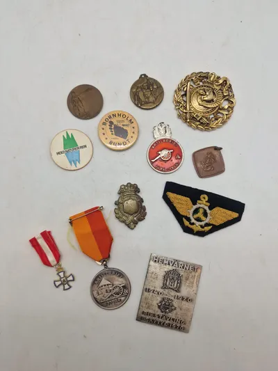 Lot diverse pins og nåle