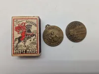Lot diverse pins og nåle