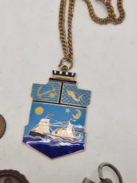 Lot diverse pins og nåle