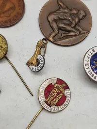 Samling pins og marker