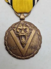 Original  belgisk mindemedalje for krigen 1940-1945 (Commemorative Medal of the 1940–45 War).