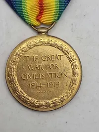 Original Victory Medal, også kendt som Inter-Allied Victory Medal, som blev uddelt til soldater og andre fra de allierede lande, der gjorde tjeneste under Første Verdenskrig