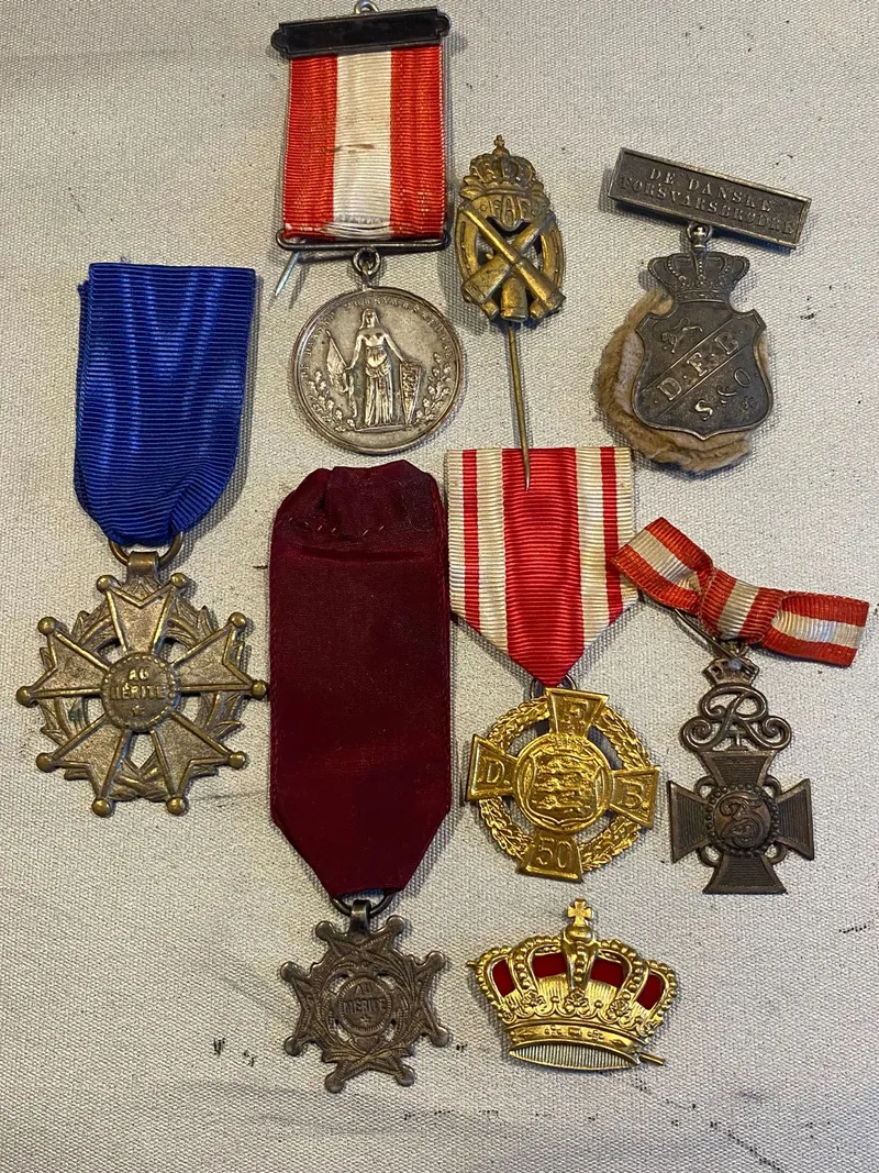 Lot diverse originale miniure medaljer
