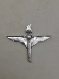 Lot originale britiske faldskærmsvinger mm.