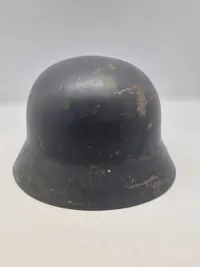 Original tysk M/40 hjelm, brugt efter krigen