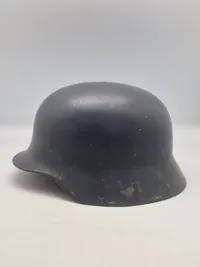 Original tysk M/40 hjelm, brugt efter krigen