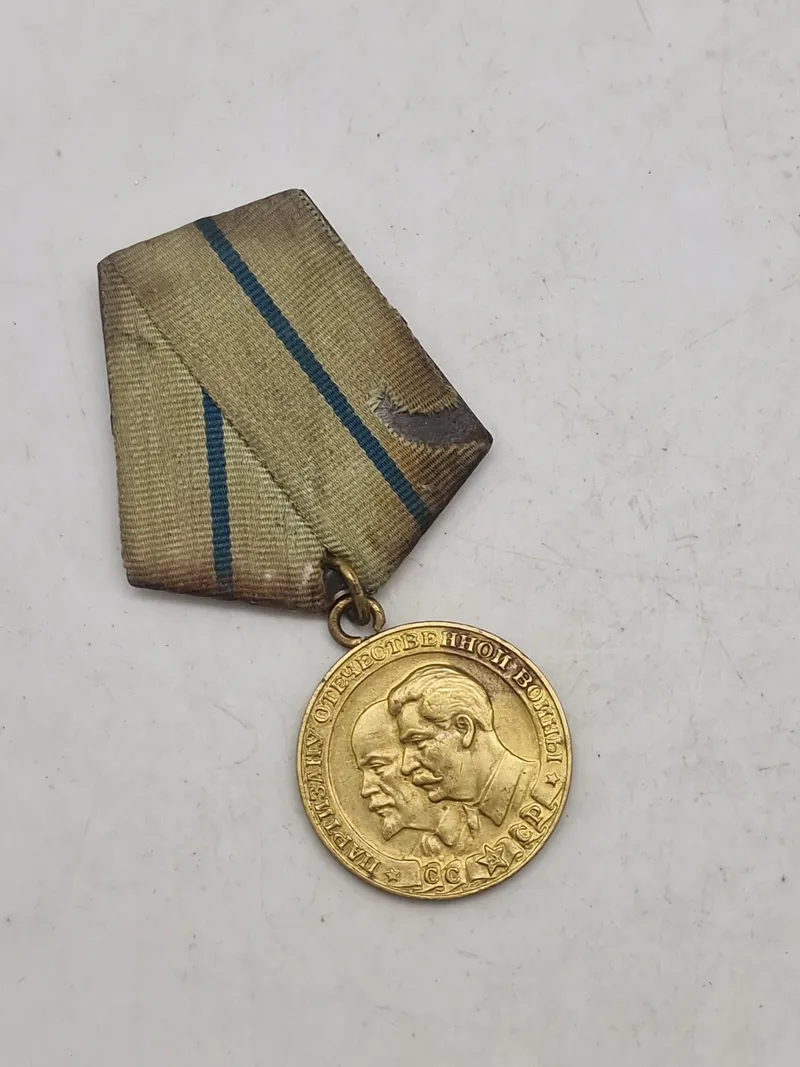 Medaljen "Partisan i Fædrelandskrigen" af 2. klasse, en sovjetisk medalje fra 1940'erne.