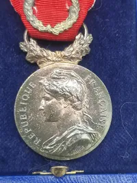 Original Médaille d'Honneur du Travail" (Arbejdets Æresmedalje)