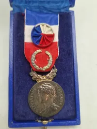 Original Médaille d'Honneur du Travail" (Arbejdets Æresmedalje)