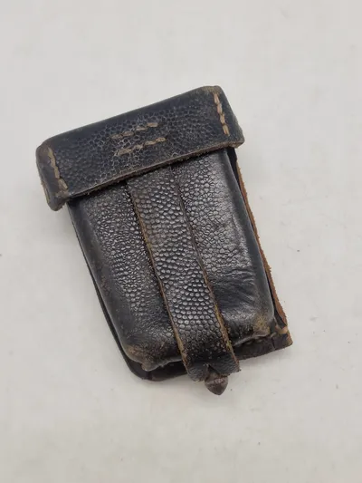 Original tysk K98 patrontaske, skåret og anvendt af modstandsbevægelsen