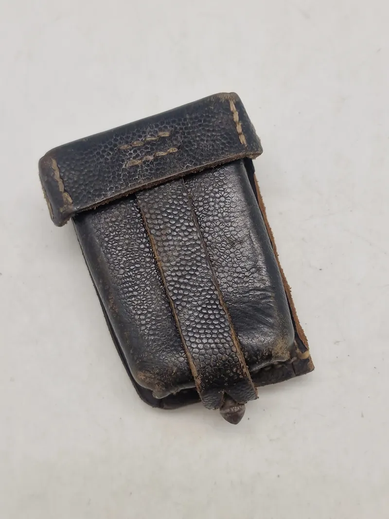 Original tysk K98 patrontaske, skåret og anvendt af modstandsbevægelsen