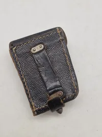 Original tysk K98 patrontaske, skåret og anvendt af modstandsbevægelsen