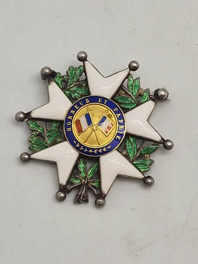 Original French Legion of Honour af midten er af 18 karat guld, omlavet til smykke