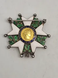 Original French Legion of Honour af midten er af 18 karat guld, omlavet til smykke