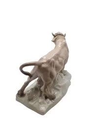Sjælden stor porcelæns tyr (Amphora Werke Riessner, 1919-1945