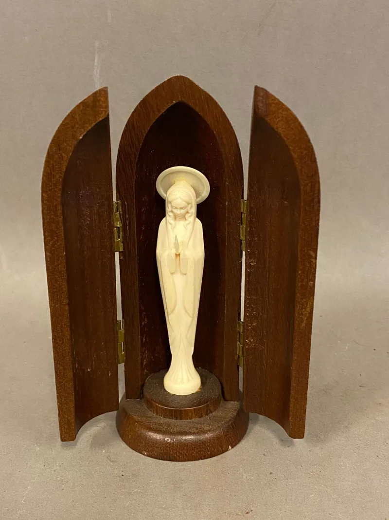 Religiøs figur i lommestørrelse