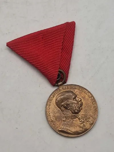 Original jubilæumsmedalje fra 1898, også kendt som "Signum Memoriae".