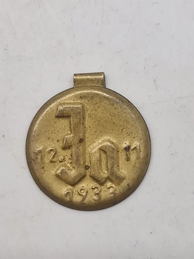 Original pin fra valget af Adolf Hitler i 1933