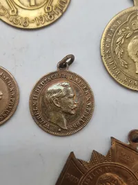 Lot diverse originale medaljer