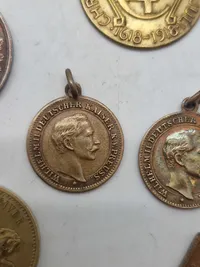 Lot diverse originale medaljer