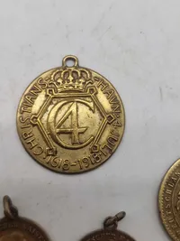Lot diverse originale medaljer