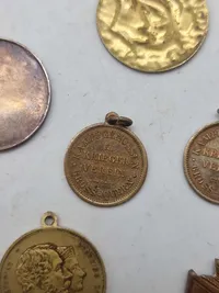 Lot diverse originale medaljer