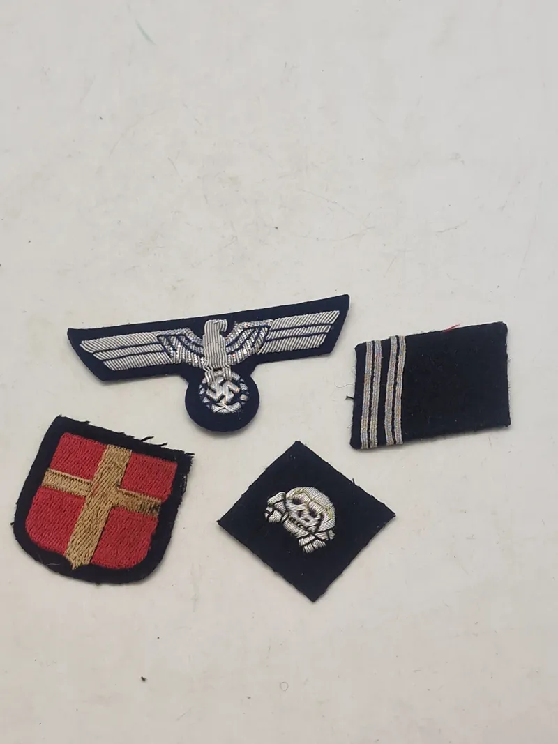 Lot diverse, bl.a. Frikorps Danmark skjold - efterkrigs