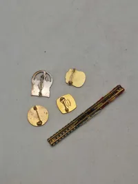Lot diverse pins mm.