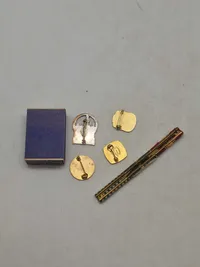 Lot diverse pins mm.