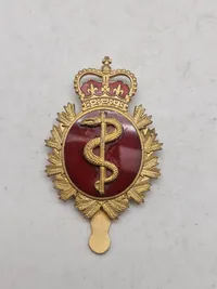 Lot diverse badges og split til granat