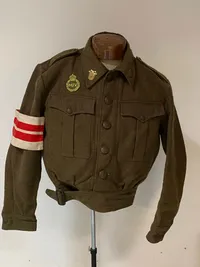 Originalt M/1944 battledress med hjv armbind