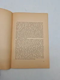 ATHENIA«-SAGEN" af forfatteren Adolf Halfeld. Bogen handler  om hændelsen med passagerskibet Athenia, som blev torpederet af en tysk ubåd i 1939, kort efter udbruddet af Anden Verdenskrig.