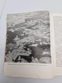 Originalt eks af  "Bomber over Tyskland". Illegal bog 
Titel: "Bomber over Tyskland".
Undertitel: "En officiel Beretning fra U. S. Army Air Force om den 8. Bombe-Kommandos første Aar i Europa".
