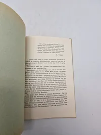 "VORE TO HÆRE - Et Arbejdsløshedsproblem". 
Hæftet indeholder "NOGLE BETRAGTNINGER AF A. P. MØLLER".
Det blev oprindeligt offentliggjort i Berlingske Tidende den 19. december 1936.