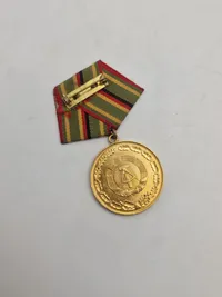 Verdienstmedaille der Grenztruppen der Deutschen Demokratischen Republik" & FÜR HERVORRAGENDE VERDIENSTE"  medalje