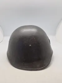 Original M/41 hjelm, med M/23 mærke - anvendt i filmen “9.april”