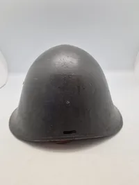 Original M/41 hjelm, med M/23 mærke - anvendt i filmen “9.april”