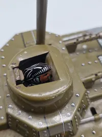 Joustra (Frankrig) 700 "Tchad" tank af blik med urværk.