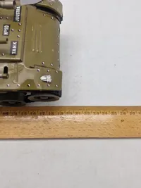 Joustra (Frankrig) 700 "Tchad" tank af blik med urværk.