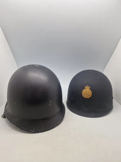 Original hjelm fra det danske politi