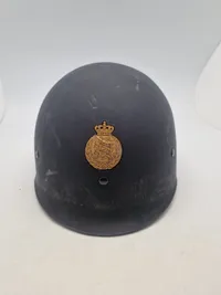 Original hjelm fra det danske politi