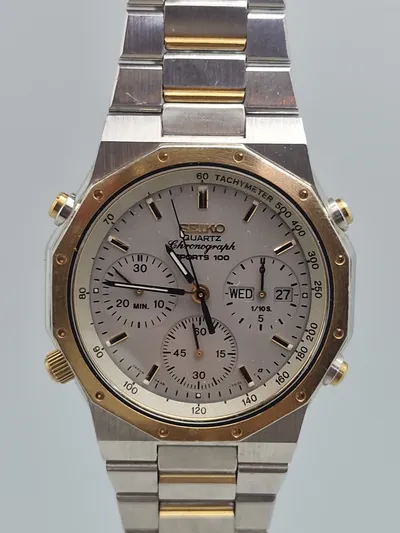 Originalt Seiko Chronograph Sports 100. Ref. 7a38-7020 i sjælden god stand. Et ur som dette ligger på mellem 800-1000 Euro