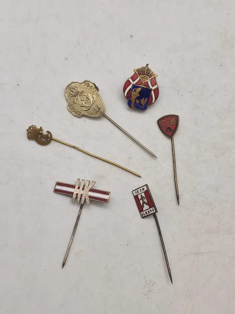 'Samling Danske WW2 pins