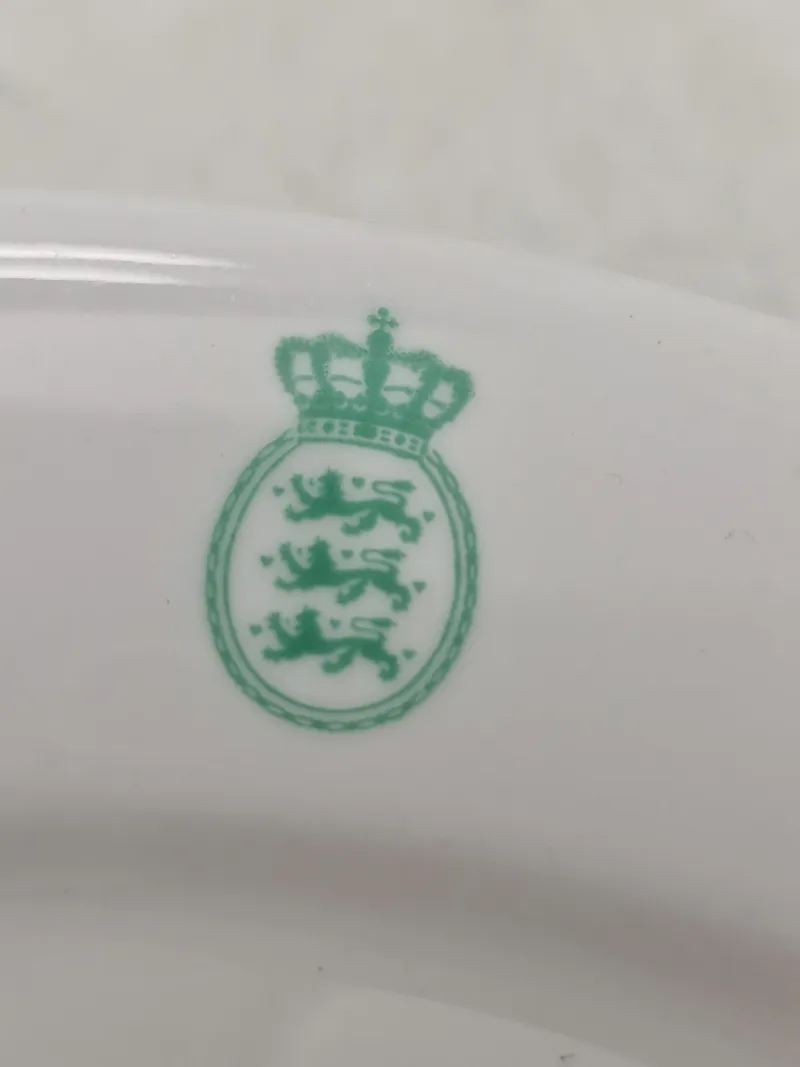 Originale tallerkner fra det danske politi