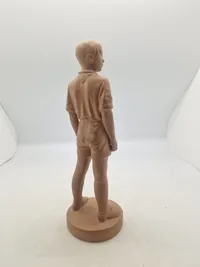Original terrakottaskulptur med titlen "SCOUTEN" af den danske kunstner Holger Christensen (1890-1965). REPERATION VED HOVED