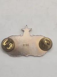 Originalt amerikansk luftvåbens tjenestemærke, specifikt et USAF Senior Services Badge