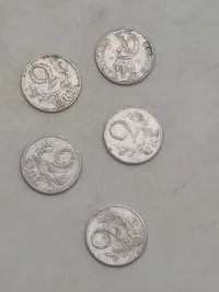 Samling originale danske ww2 2 ører, lavet af gamle mælkekapsler grundet mangel på metaller