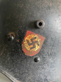 Original tysk M/1916 hjelm med postwar decaler og senere indmad